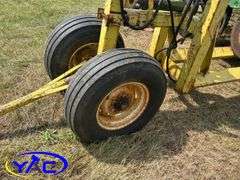 JOHN DEERE 9450 30' HOE DRILL W/ BERGEN TRANSPORT