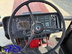 CASE IH 1086 TRACTOR