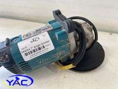 Makita 7" Angle Grinder/ Discs