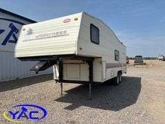 1993  FLEETWOOD ENTERPRISES (WILDNERNESS) FIFTH WHEEL CAMPER