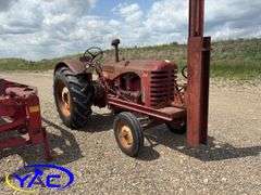 1947 MASSEY HARRIS 44  W/ SHAVER POST POUNDER