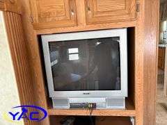 2005  CROSSROADS   CRUISER FIFTH WHEEL CAMPER