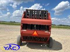 CASE INTERNATIONAL 8440 ROUND BALER