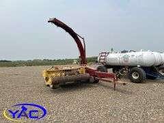 NEW HOLLAND 900 FORAGE HARVESTER