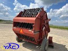 CASE INTERNATIONAL 8440 ROUND BALER