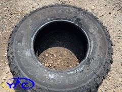 275/70R17 Tire