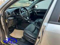 2015  KIA  SORENTO V6 AWD