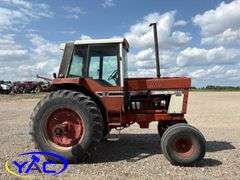 CASE IH 1086 TRACTOR