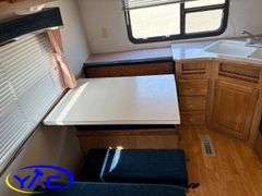 1993  FLEETWOOD ENTERPRISES (WILDNERNESS) FIFTH WHEEL CAMPER