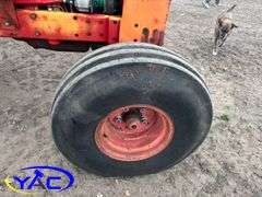 1974 VOLVO 810 2WD TRACTOR