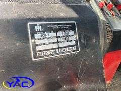 CASE IH 1086 TRACTOR