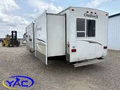 2007  KEYSTONE  OUTBACK BUMPER HITCH CAMPER