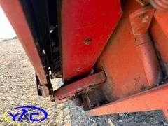 1987 CASE IH 8820 SELF-PROPELLED SWATHER