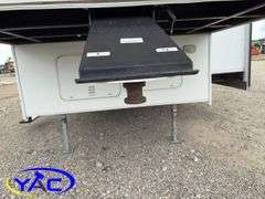 2004  COACHMEN  SHASTA FIFTH WHEEL CAMPER