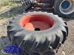 CASE IH 1086 TRACTOR