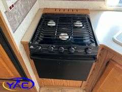 2005  KEYSTONE  BUMPER HITCH CAMPER
