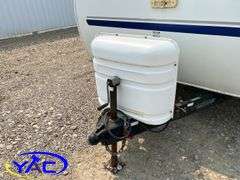 2005  KEYSTONE  BUMPER HITCH CAMPER
