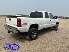 2003  CHEVROLET  SILVERADO 2500HD EXT CAB 4WD DIESEL