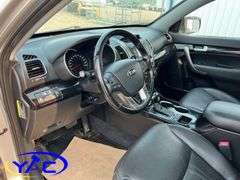 2015  KIA  SORENTO V6 AWD