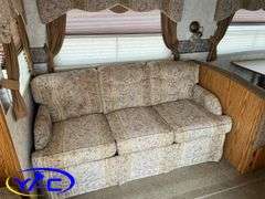 2005  KEYSTONE  BUMPER HITCH CAMPER
