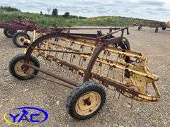 NEW HOLLAND SIDE DELIVERY RAKE