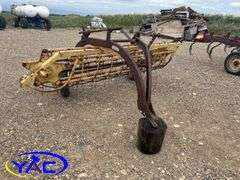 NEW HOLLAND SIDE DELIVERY RAKE