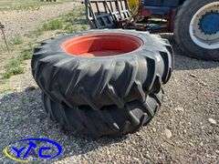 CASE IH 1086 TRACTOR