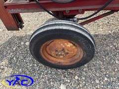 1947 MASSEY HARRIS 44  W/ SHAVER POST POUNDER