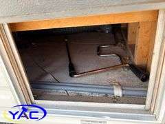1993  FLEETWOOD ENTERPRISES (WILDNERNESS) FIFTH WHEEL CAMPER