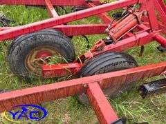 28' IH 4700 CULTIVATOR
