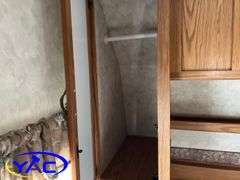 2005  KEYSTONE  BUMPER HITCH CAMPER
