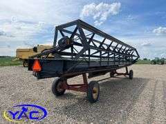 960 MACDON 30' HEADER W/ JD ADAPTOR