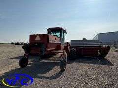 1987 CASE IH 8820 SELF-PROPELLED SWATHER