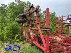 28' IH 4700 CULTIVATOR