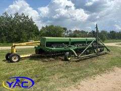 JOHN DEERE 9450 30' HOE DRILL W/ BERGEN TRANSPORT