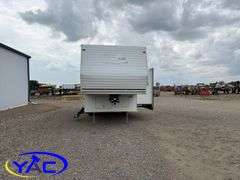 2004  COACHMEN  SHASTA FIFTH WHEEL CAMPER