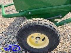 PULL-TYPE JOHN DEERE AERATOR - 42"