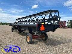 960 MACDON 30' HEADER W/ JD ADAPTOR