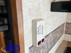 2005  KEYSTONE  BUMPER HITCH CAMPER