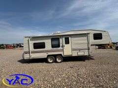 1993  FLEETWOOD ENTERPRISES (WILDNERNESS) FIFTH WHEEL CAMPER