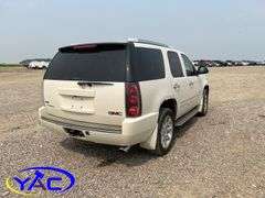 2011  GMC  YUKON DENALI 4WD