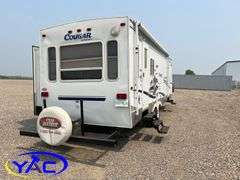 2005  KEYSTONE  BUMPER HITCH CAMPER