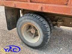 1974 FORD SINGLE AXLE GRAIN TRUCK