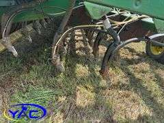 JOHN DEERE 9450 30' HOE DRILL W/ BERGEN TRANSPORT