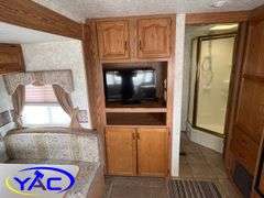 2005  KEYSTONE  BUMPER HITCH CAMPER
