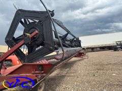 CASE IH 725 PULL-TYPE SWATHER