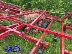 28' IH 4700 CULTIVATOR