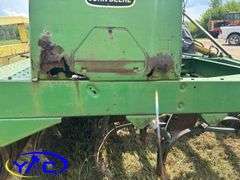 JOHN DEERE 9450 30' HOE DRILL W/ BERGEN TRANSPORT
