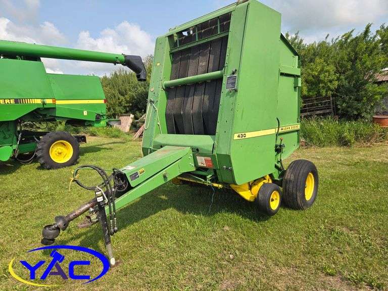 JOHN DEERE 430 ROUND BALER