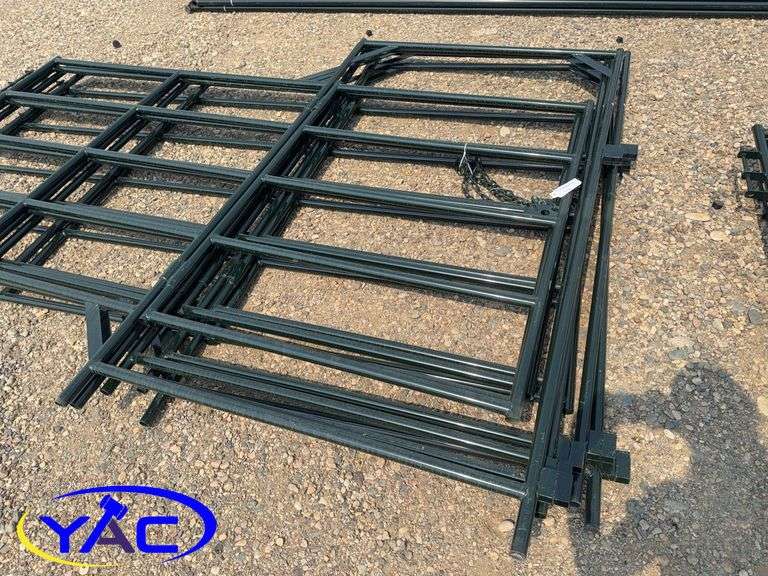 5- 9'6 Cattle/Horse Panel W/ Gate (BUYER MUST PAY 5X THE BID PRICE)